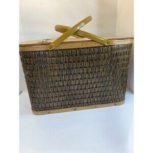 Burlington Picnic Basket Hawkeye Woven Dark Brown Hinged 1977 Vintage 18"